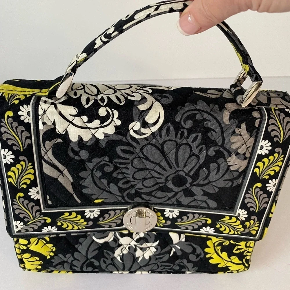 VERA BRADLEY Baroque HANDBAG Purse Black Acid Yellow White Satchel‎ Crossbody